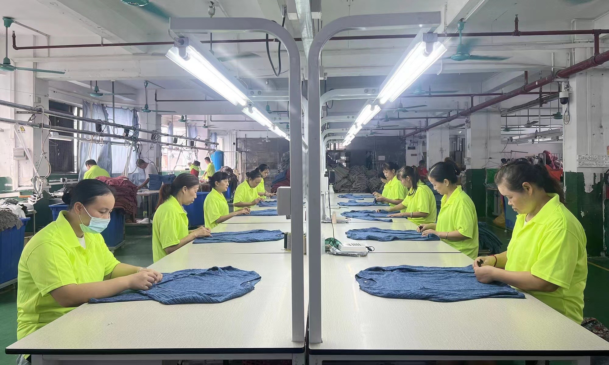 Guangzhou Vinas clothing technology Co., LTD fabriek productielijn