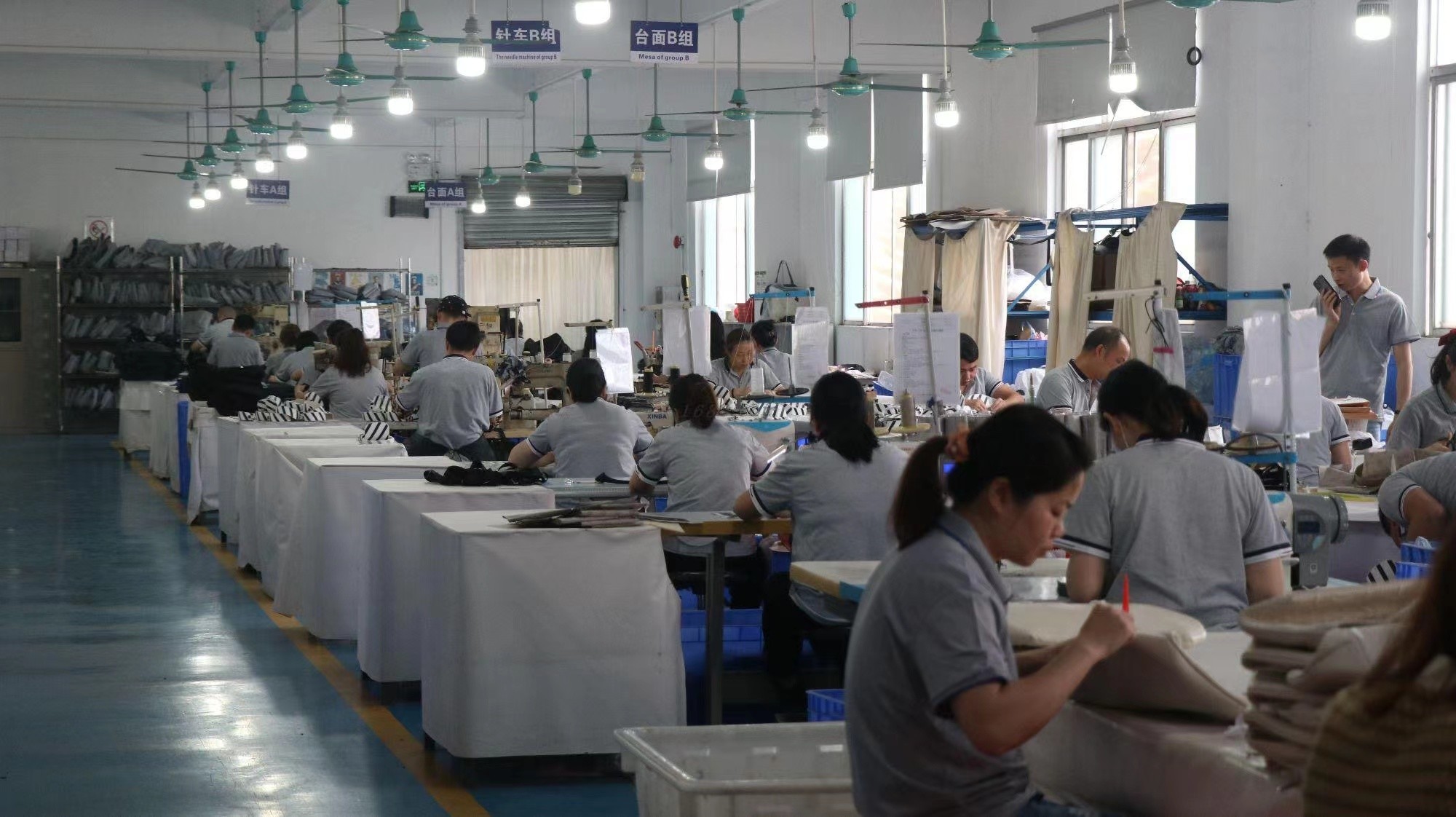 Guangzhou Vinas clothing technology Co., LTD fabriek productielijn
