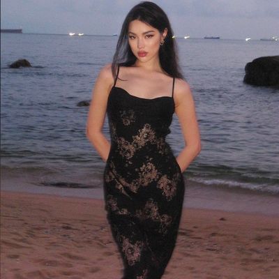Zomerse sexy slipjurk met onweerstaanbare camisole zie door lange rok