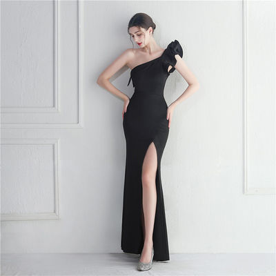 Single Shoulder Slim Fit Formele jurk Ruffled Edge Cover Hip Fashion Sexy Slit jurk