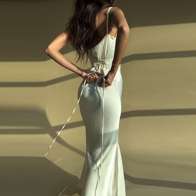 Zomer temperament wind Europa en de Verenigde Staten nieuwe solide kleur splicing kant middel lange slanke fit halter jurk