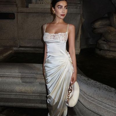 Zomer maat Europa en de Verenigde Staten nieuwe Franse satin jurk sexy kant borst wrap bloot anti-klinal slip jurk