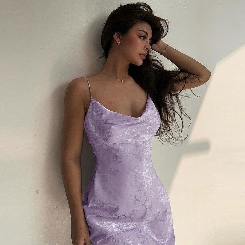Vrouwen zomerse nieuwe sexy lijn hals Franse stijl satine rugloze lange halter jurk